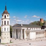 Вильнюс. Вид на Кафедральный собор и Колокольню.